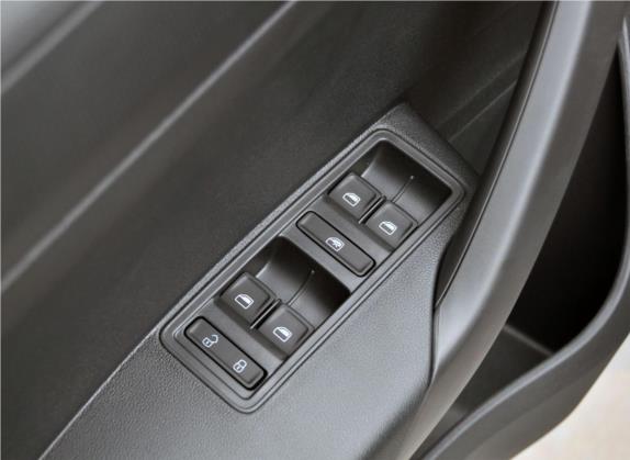 桑塔纳 2013款 1.4L 手动风尚版 车厢座椅   门窗控制