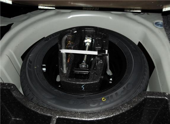 桑塔纳 2013款 1.6L 自动风尚版 其他细节类   备胎