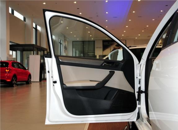 桑塔纳 2013款 1.6L 手动舒适版 车厢座椅   前门板