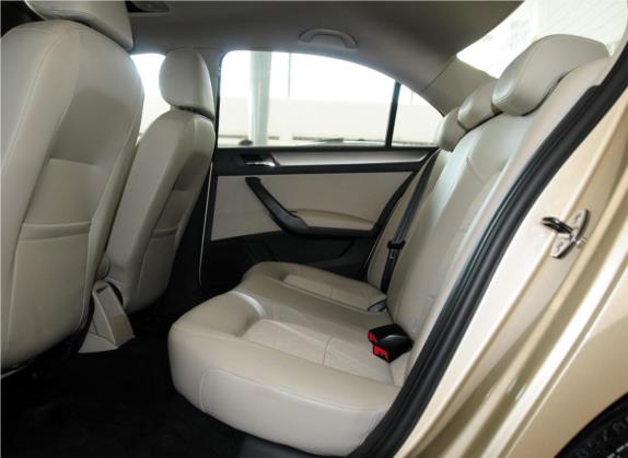 桑塔纳 2013款 1.6L 自动舒适版 车厢座椅   后排空间