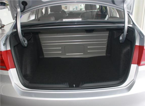 桑塔纳 2015款 1.4L 手动风尚版 车厢座椅   后备厢