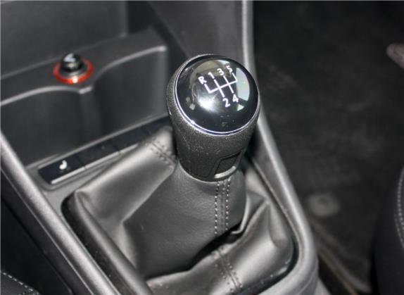 桑塔纳 2015款 1.4L 手动舒适版 中控类   挡把