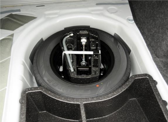 桑塔纳 2015款 1.6L 自动风尚版 其他细节类   备胎