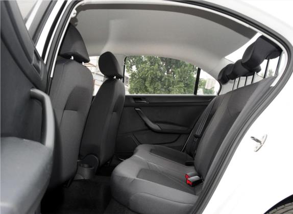 桑塔纳 2015款 1.6L 自动风尚版 车厢座椅   后排空间