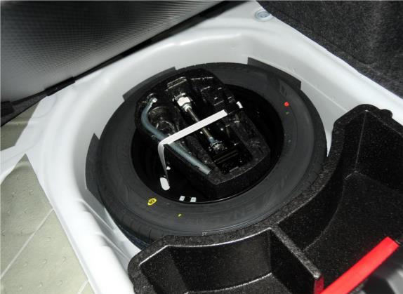 桑塔纳 2015款 1.6L 自动舒适版 其他细节类   备胎