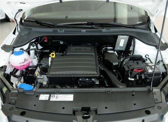 桑塔纳 2015款 1.6L 自动舒适版 其他细节类   发动机舱