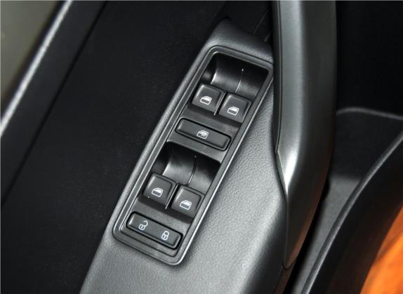 桑塔纳 2015款 1.6L 自动舒适版 车厢座椅   门窗控制