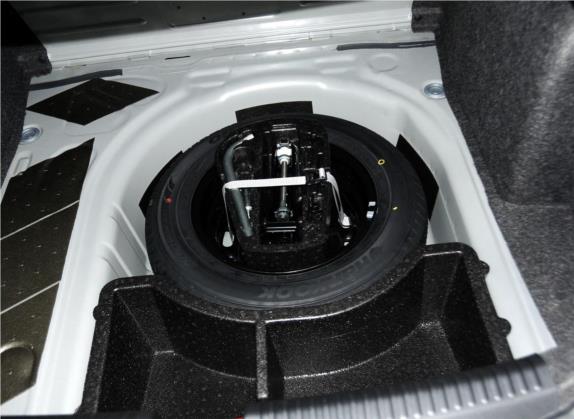桑塔纳 2015款 1.6L 自动豪华版 其他细节类   备胎