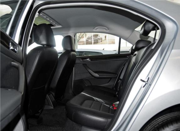 桑塔纳 2015款 1.6L 自动豪华版 车厢座椅   后排空间