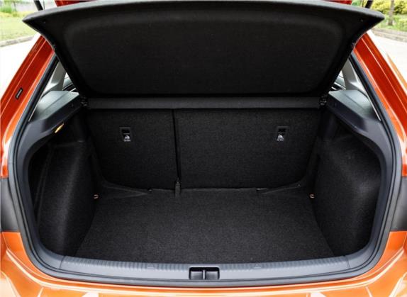 桑塔纳 2015款 浩纳 1.6L 自动豪华型 车厢座椅   后备厢