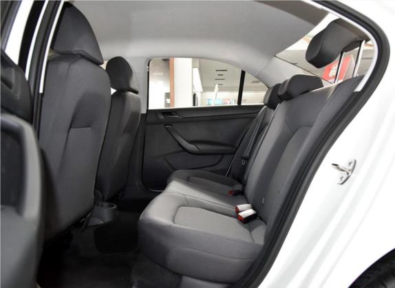 桑塔纳 2016款 1.6L 自动风尚版 车厢座椅   后排空间