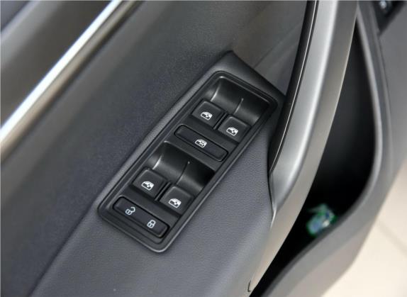 桑塔纳 2016款 1.6L 手动舒适版 车厢座椅   门窗控制