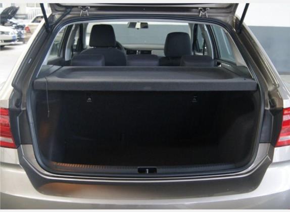 桑塔纳 2016款 Cross 1.6L 手动风尚型 车厢座椅   后备厢