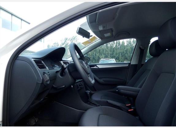 桑塔纳 2016款 Cross 1.6L 自动风尚型 车厢座椅   前排空间