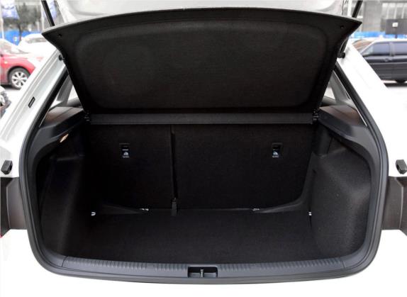 桑塔纳 2017款 浩纳 1.6L 自动舒适版 车厢座椅   后备厢