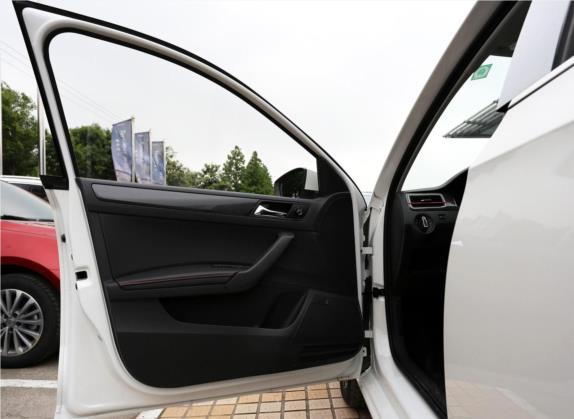 桑塔纳 2017款 浩纳 230TSI DSG豪华版 车厢座椅   前门板