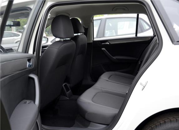 桑塔纳 2017款 Cross 1.6L 自动风尚型 车厢座椅   后排空间
