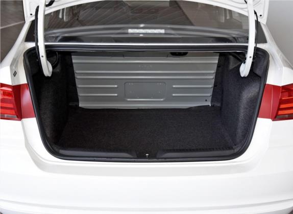 桑塔纳 2018款 1.5L 手动风尚版 车厢座椅   后备厢