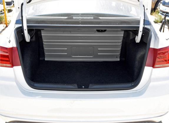 桑塔纳 2018款 1.5L 自动风尚版 车厢座椅   后备厢