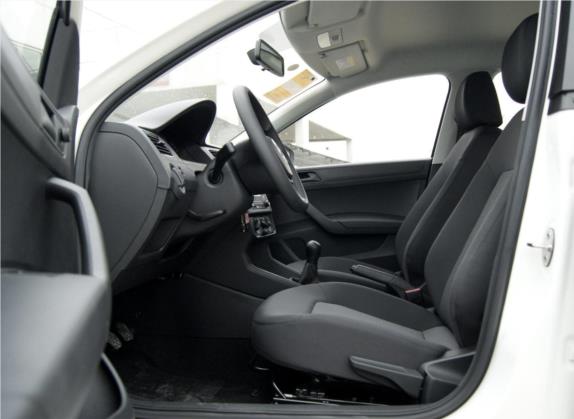桑塔纳 2019款 1.5L 手动风尚版 国VI 车厢座椅   前排空间