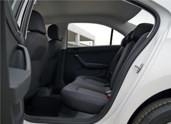 桑塔纳 2019款 1.5L 手动风尚版 国VI 车厢座椅   后排空间