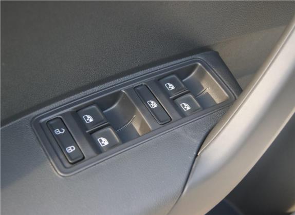桑塔纳 2019款 1.5L 手动风尚版 国VI 车厢座椅   门窗控制