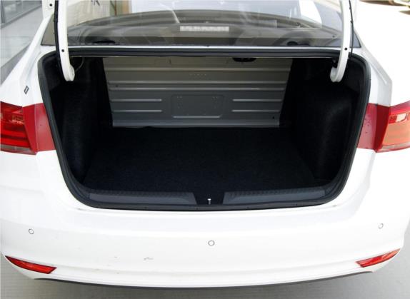 桑塔纳 2019款 1.5L 手动舒适版 国VI 车厢座椅   后备厢