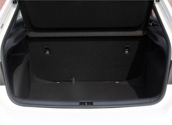 桑塔纳 2019款 浩纳 1.5L 手动风尚版 国VI 车厢座椅   后备厢