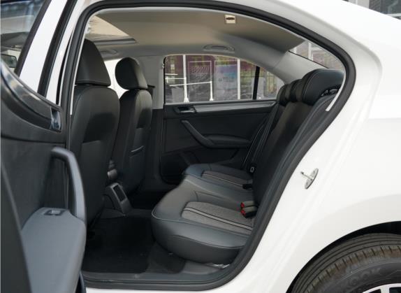 桑塔纳 2021款 1.5L 自动舒适版 车厢座椅   后排空间