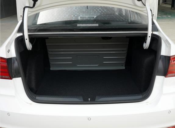 桑塔纳 2021款 1.5L 自动舒适版 车厢座椅   后备厢