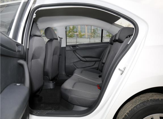 桑塔纳 2021款 1.5L 手动风尚版 车厢座椅   后排空间