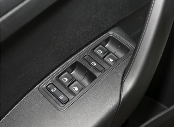 桑塔纳 2021款 1.5L 手动风尚版 车厢座椅   门窗控制