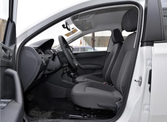 桑塔纳 2021款 1.5L 自动风尚版 车厢座椅   前排空间