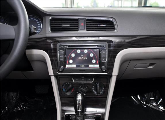 朗行 2013款 1.6L 自动舒适型 中控类   中控台