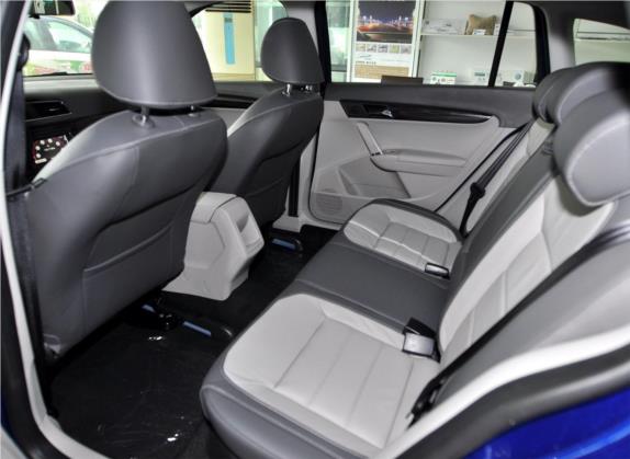 朗行 2013款 1.6L 自动舒适型 车厢座椅   后排空间