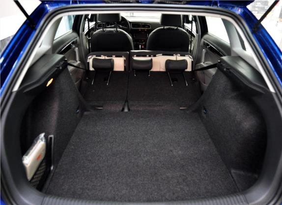 朗行 2013款 1.6L 自动舒适型 车厢座椅   后备厢