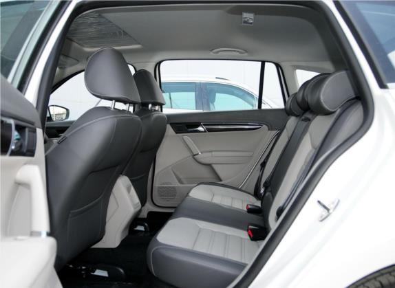 朗行 2013款 1.6L 自动豪华型 车厢座椅   后排空间