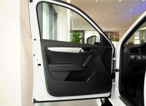 朗行 2013款 1.4TSI 自动豪华型 车厢座椅   前门板