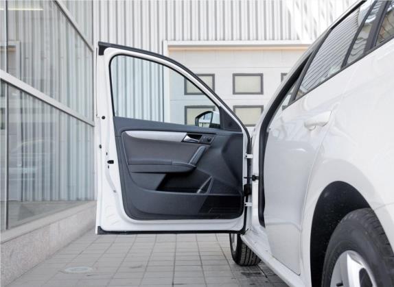 朗行 2013款 1.6L 自动风尚型 车厢座椅   前门板