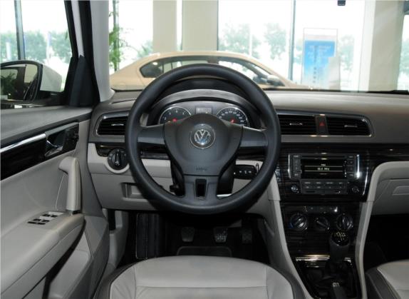 朗行 2013款 1.6L 手动舒适型 中控类   驾驶位