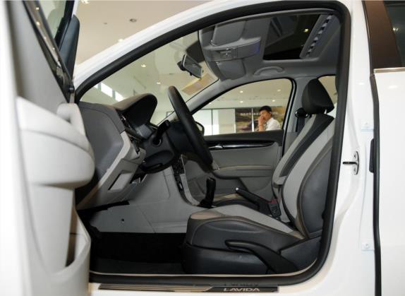 朗行 2013款 1.6L 手动舒适型 车厢座椅   前排空间