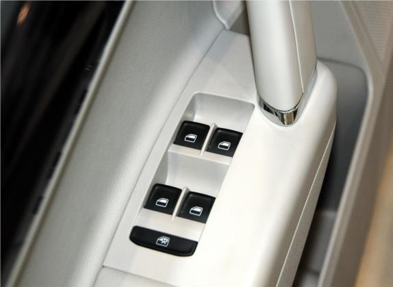 朗行 2013款 1.6L 手动舒适型 车厢座椅   门窗控制
