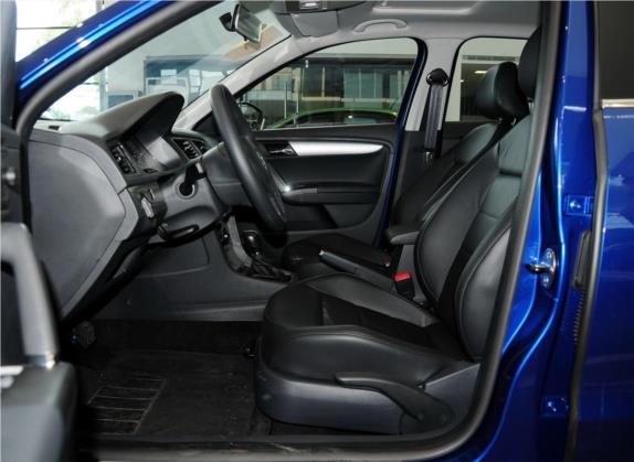 朗行 2013款 1.4TSI 自动舒适型 车厢座椅   前排空间