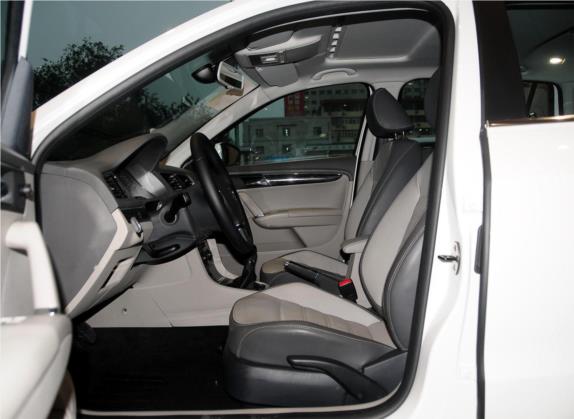朗行 2013款 1.4TSI 手动豪华型 车厢座椅   前排空间