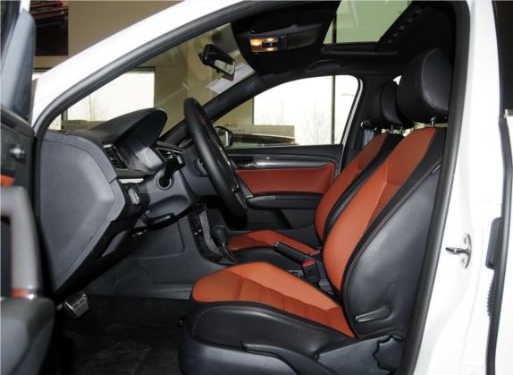 朗行 2014款 1.6L 自动运动版 车厢座椅   前排空间