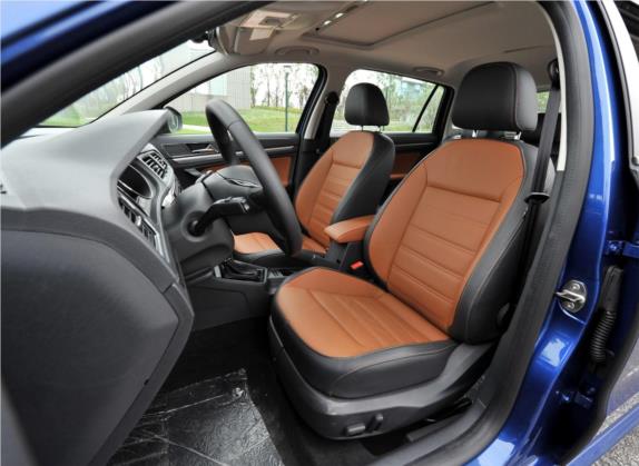 朗行 2015款 230TSI DSG豪华版 车厢座椅   前排空间