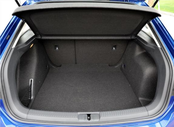朗行 2015款 230TSI DSG豪华版 车厢座椅   后备厢