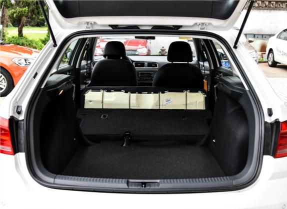 朗行 2015款 1.6L 手动风尚版 车厢座椅   后备厢
