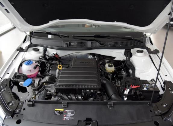 朗行 2015款 1.6L 手动舒适版 其他细节类   发动机舱