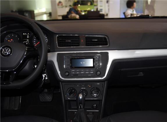 朗行 2015款 1.6L 自动舒适版 中控类   中控台